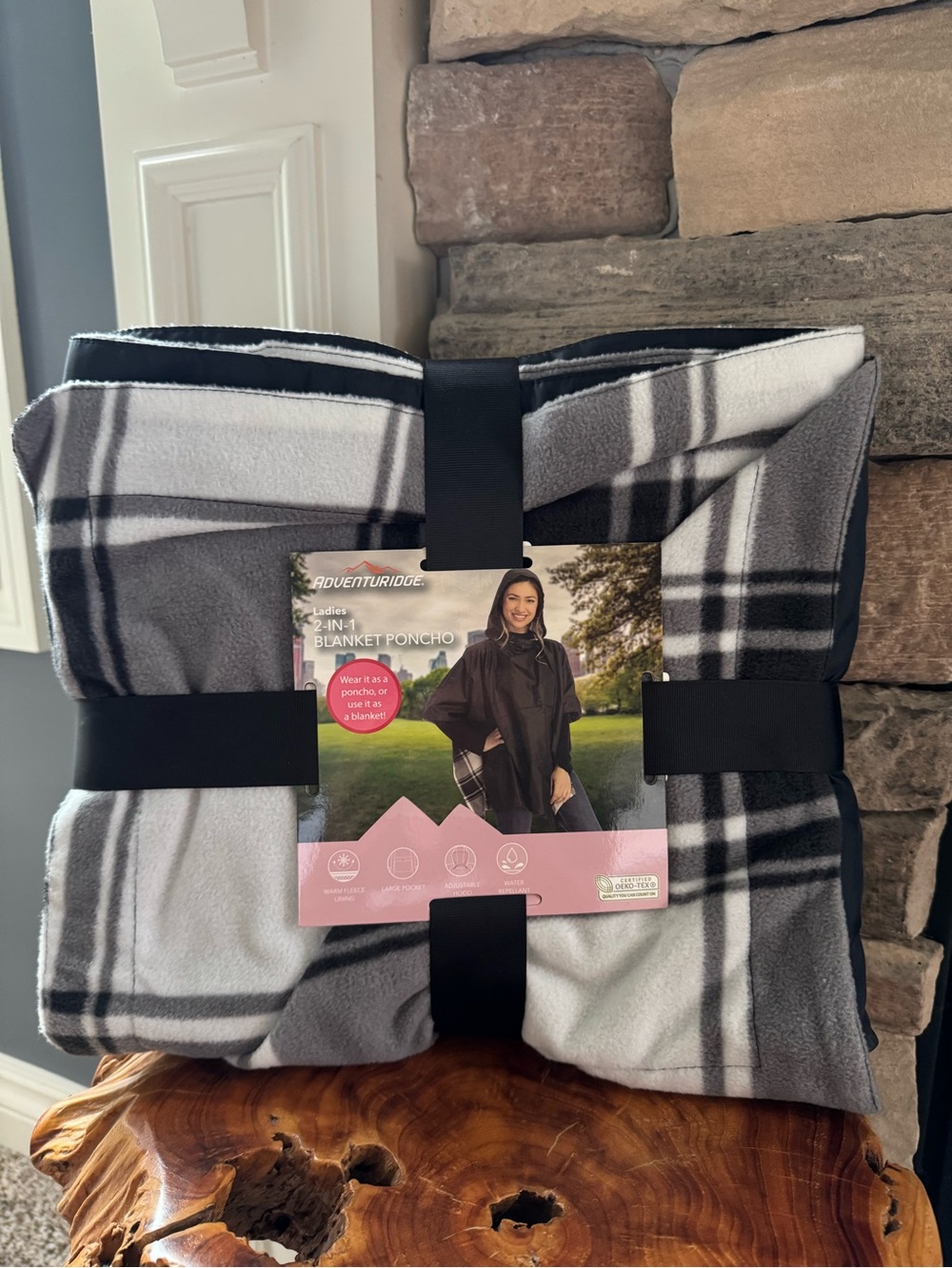 Adventuridge Ladies 2-in-1 Blanket Poncho Gray Plaid Water Repellent NWT